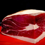 【気味が悪い】家の中によく生肉が落ちてる。誰か助けて…
