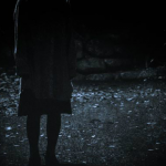 【何これ怖い】姉ちゃんが夜、急に起き出して外に出た→ついて行くと、めちゃくちゃヤバい事はじめた！！！
